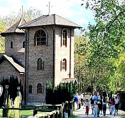 Црква у Сунчаној цркви - Архитектонски детаљи звоника цркве Сретења у Горњој Ковиљачи