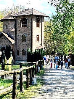 Црква Сунчана река