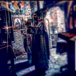 Црква Сунчана река - Снага молитве у најлепшој светињи на обали реке Дрине  Благодатни мир који осећа сваки посетилац Храма Сретења Господњег