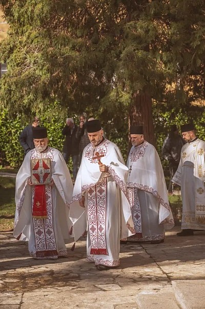 Свештеници храма у Сунчаној реци