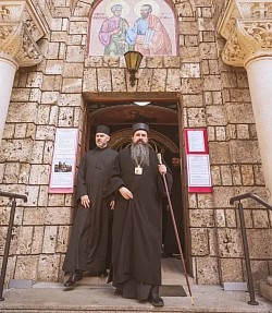 Свештеник Драган Бајић и владика шабачки Јеротеј - црква Сунчана река Горња Ковиљача