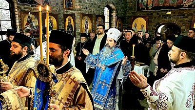 Епископ шабачки Јеротеј служи свету архијерејску Литургију на Сретење Господње у храму у Етно-селу Сунчана река