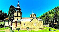 По предању, Троноша је добила име по три речице које носе воду, па се код манастира састају у једну. По Троношком летопису, манастир је саградила Катарина, жена краља Драгутина. Овој породици приписује се више задужбина: Троноша, Тавна, Папраћа, Рача. Одмах по паду Србије под турско ропство, после Косовске битке, многе српске цркве и манастири били су порушени. Та судбина није мимоишла ни Троношу. Запаљена је и сравњена са земљом. Тамо где је некада била велелепна Драгутинова Троноша остало је згариште, али зато још светије место за православни народ, који се ту окупљао на црквиште, молио се и палио свеће на темељима спаљене, али не и угашене Троноше